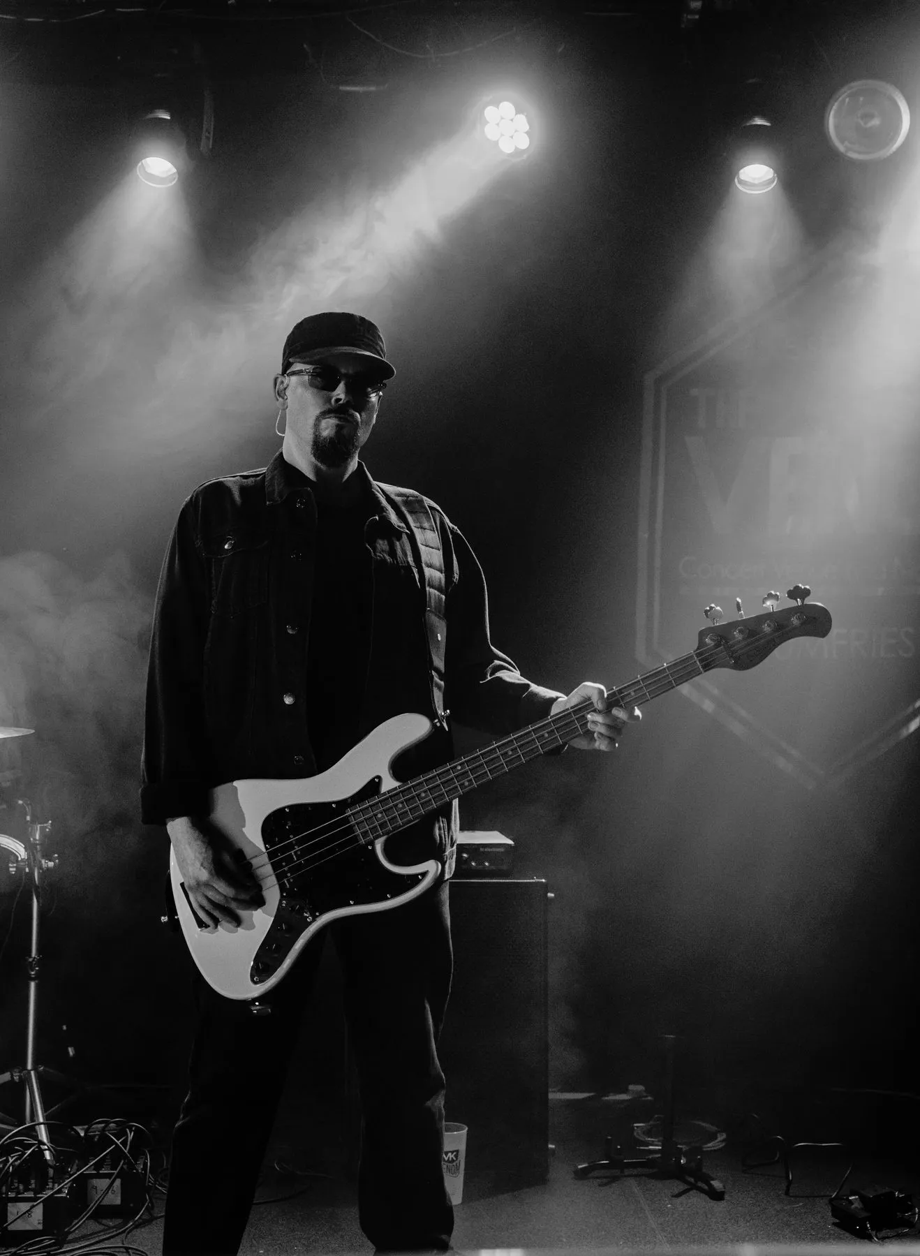 U2.V2 frontman performing full length on stage